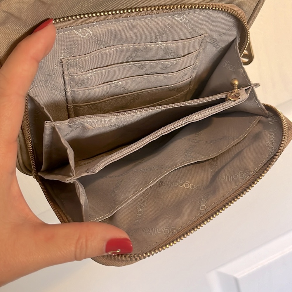 Baggalini Crossbody Purse. Hardly used. - Picture 5 of 8